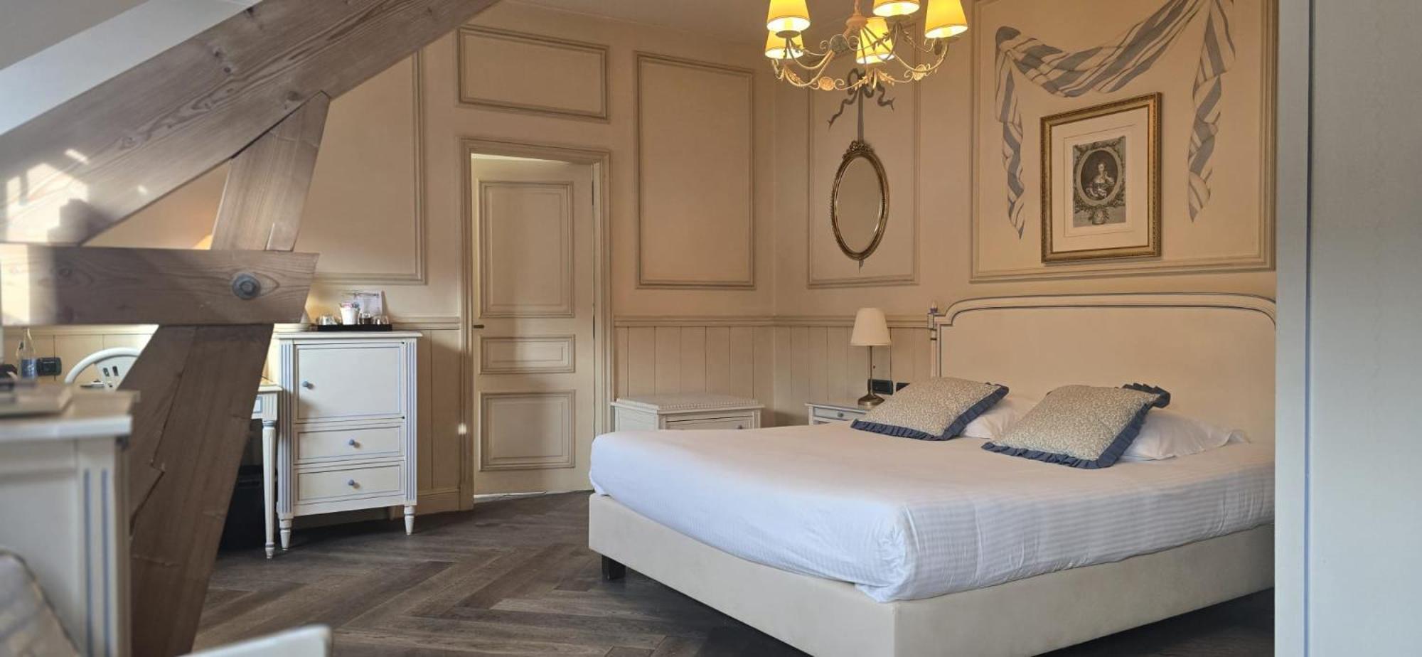 Superior Double Room,1758354106:JPEG