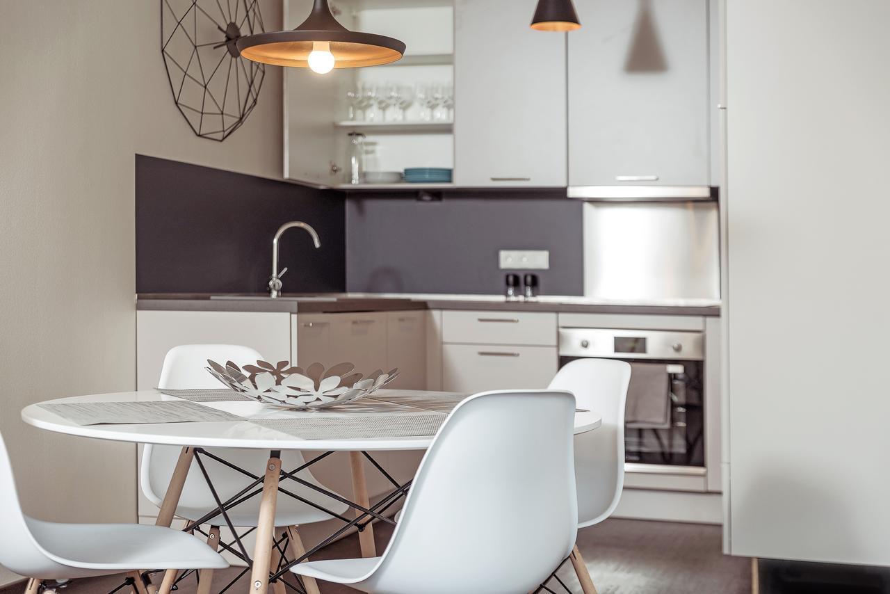 One-Bedroom Apartment,634981065:JPEG