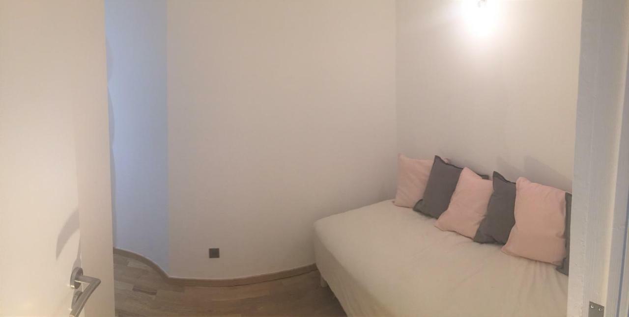 Two-Bedroom Apartment,891679177:JPEG